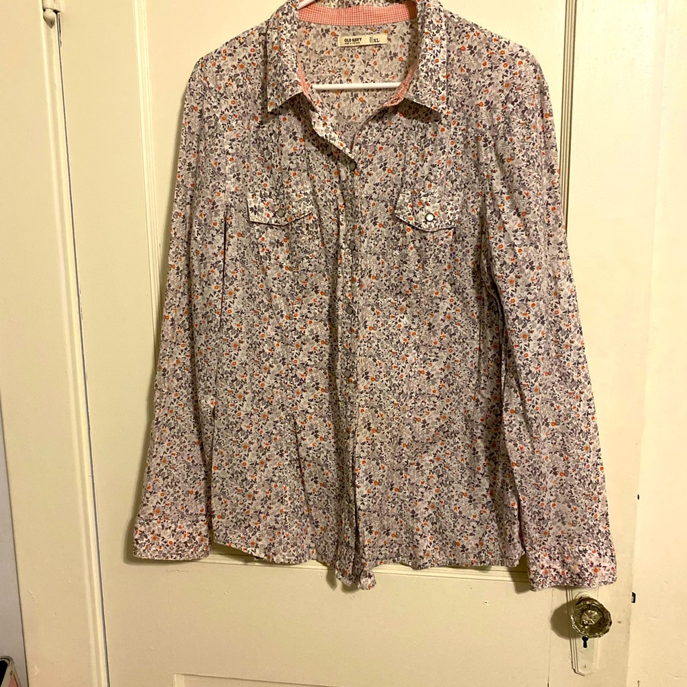 Old navy floral shirt size XL